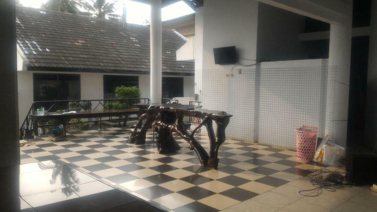 Hotel Gbs Malingping ภายนอก รูปภาพ